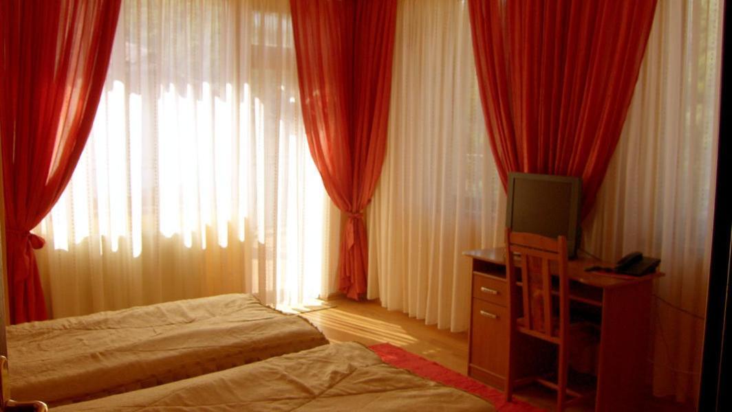 Family Hotel Silvestar Veliko Tarnovo Ngoại thất bức ảnh