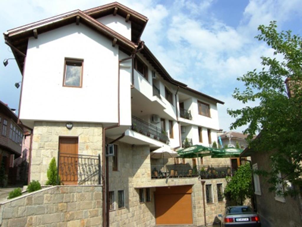 Family Hotel Silvestar Veliko Tarnovo Ngoại thất bức ảnh