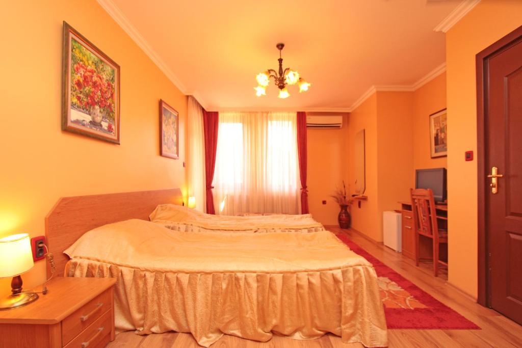 Family Hotel Silvestar Veliko Tarnovo Ngoại thất bức ảnh